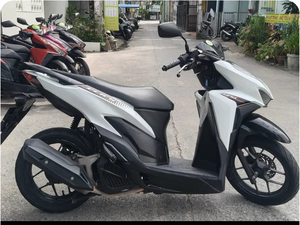Honda Click 125i scooter rental in Koh Phangan - 125cc scooter